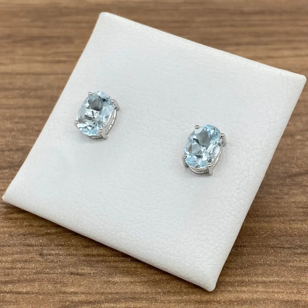 Pair of oval aquamarine stud earrings.