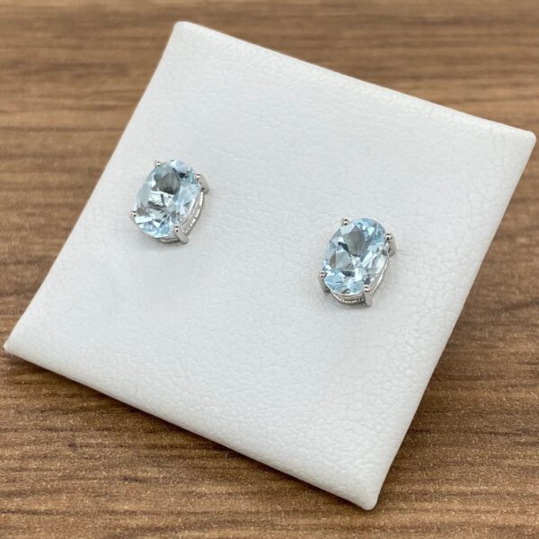 Pair of oval aquamarine stud earrings.