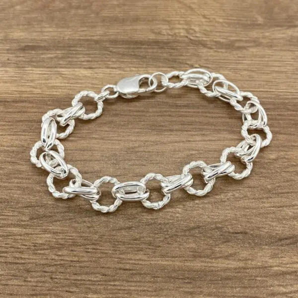 Silver twisted link chain bracelet.