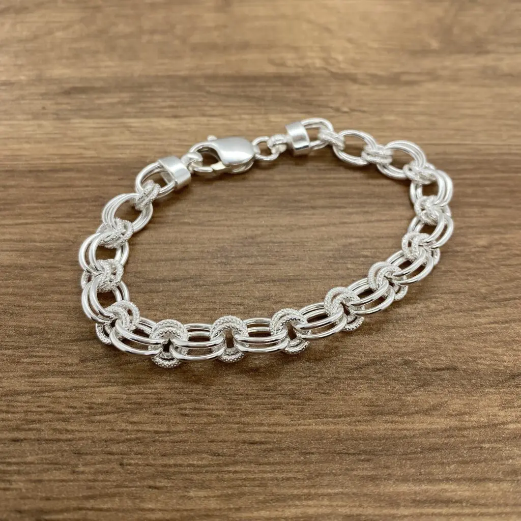 Silver textured link bracelet.